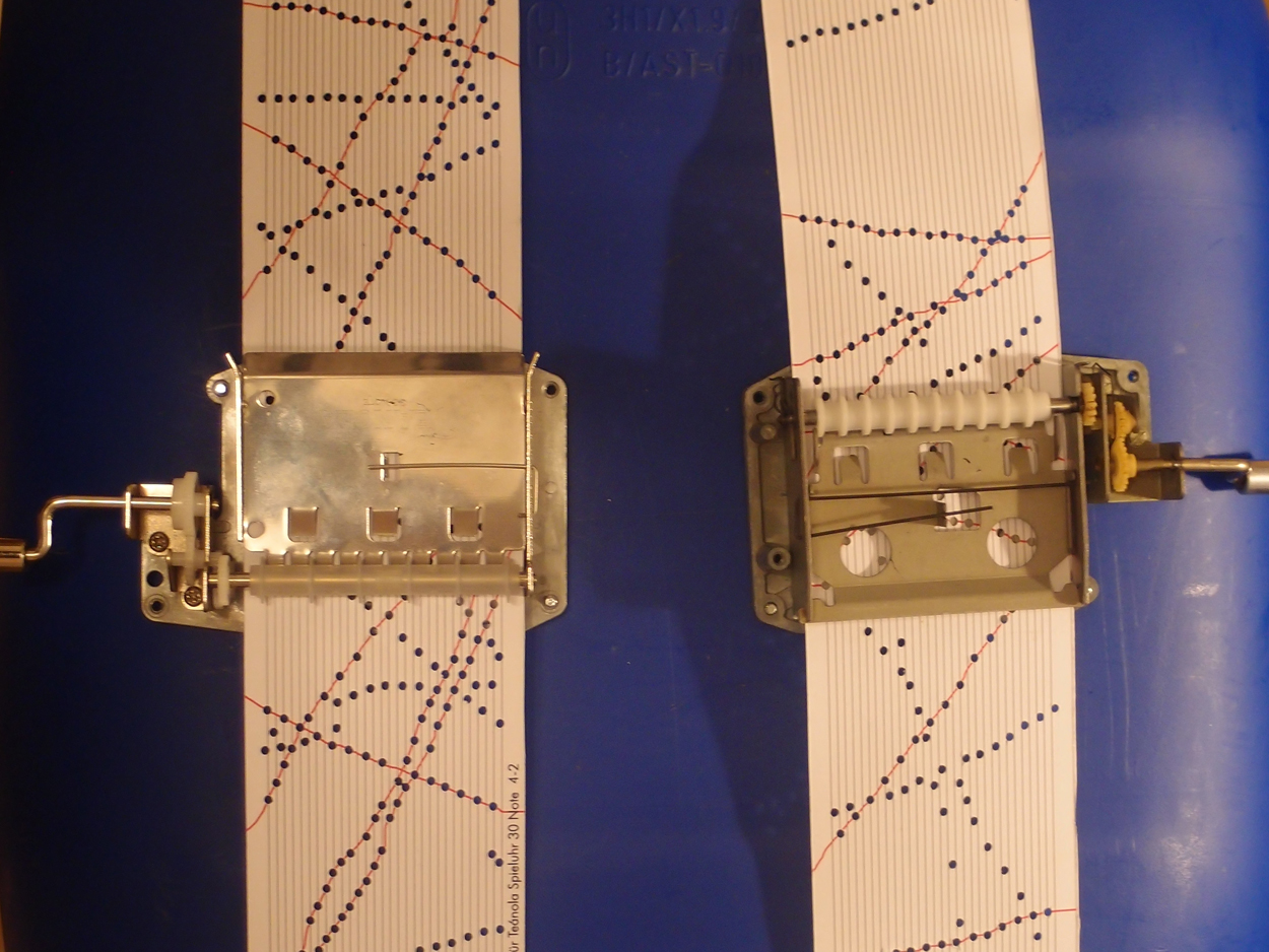 2018-02-13 2 Spieluhren (neue Resonanz)